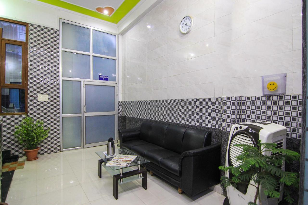 Oyo Flagship 4434 Earth Inn Lucknow Esterno foto